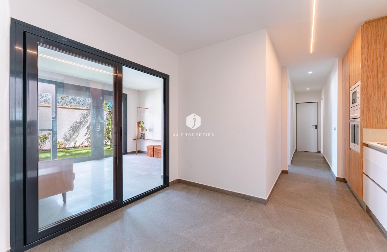 Resale - Villa -
San Miguel de Salinas - Bellavista