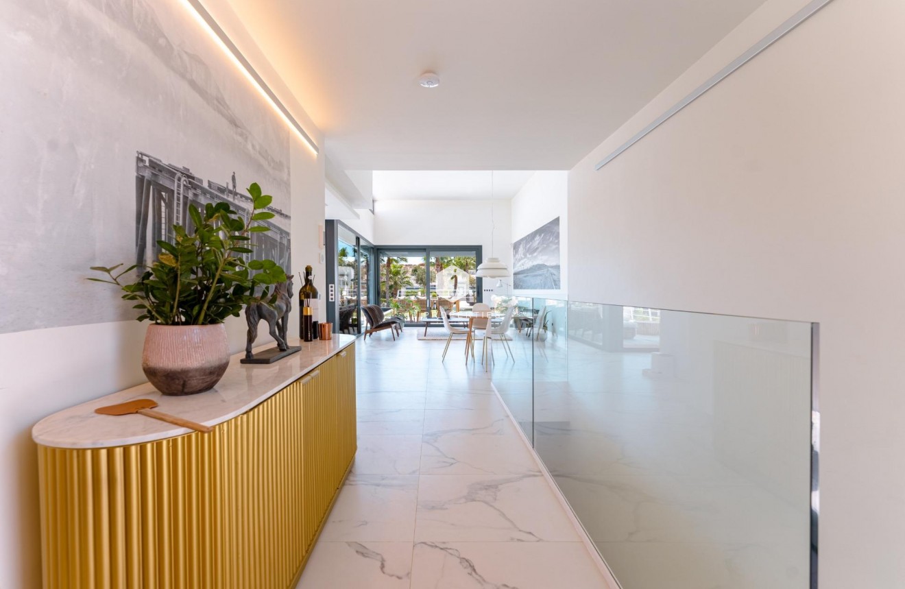 Resale - Villa -
San Miguel de Salinas - Bellavista