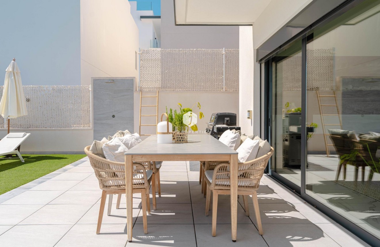 Resale - Villa -
San Miguel de Salinas - Bellavista