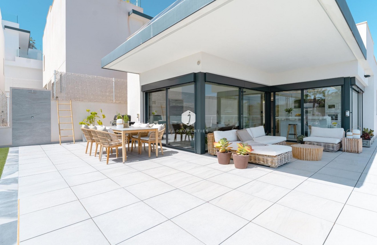 Resale - Villa -
San Miguel de Salinas - Bellavista