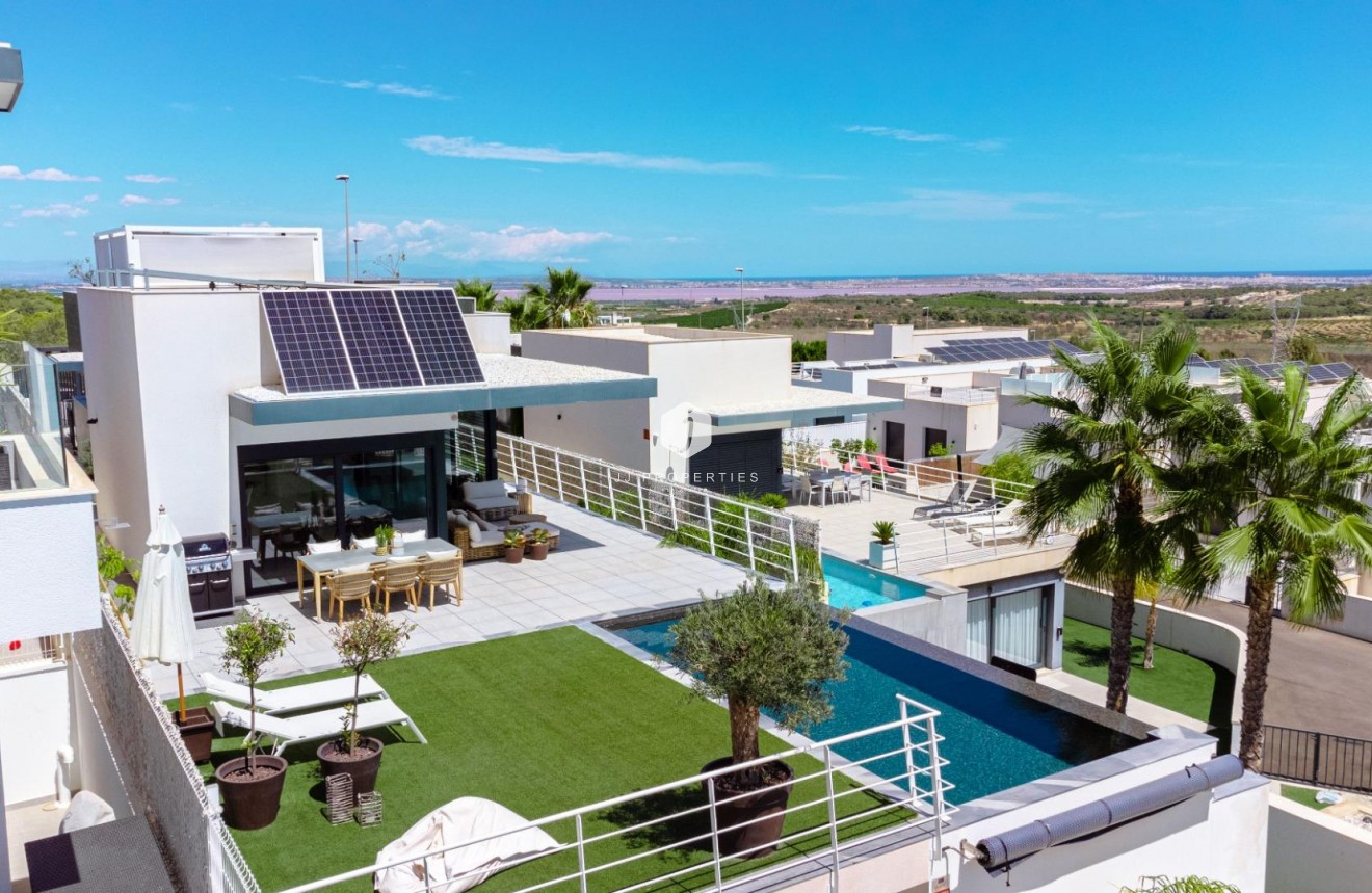 Resale - Villa -
San Miguel de Salinas - Bellavista