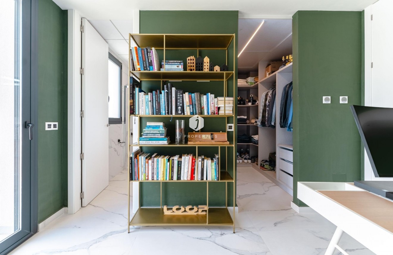 Resale - Villa -
San Miguel de Salinas - Bellavista