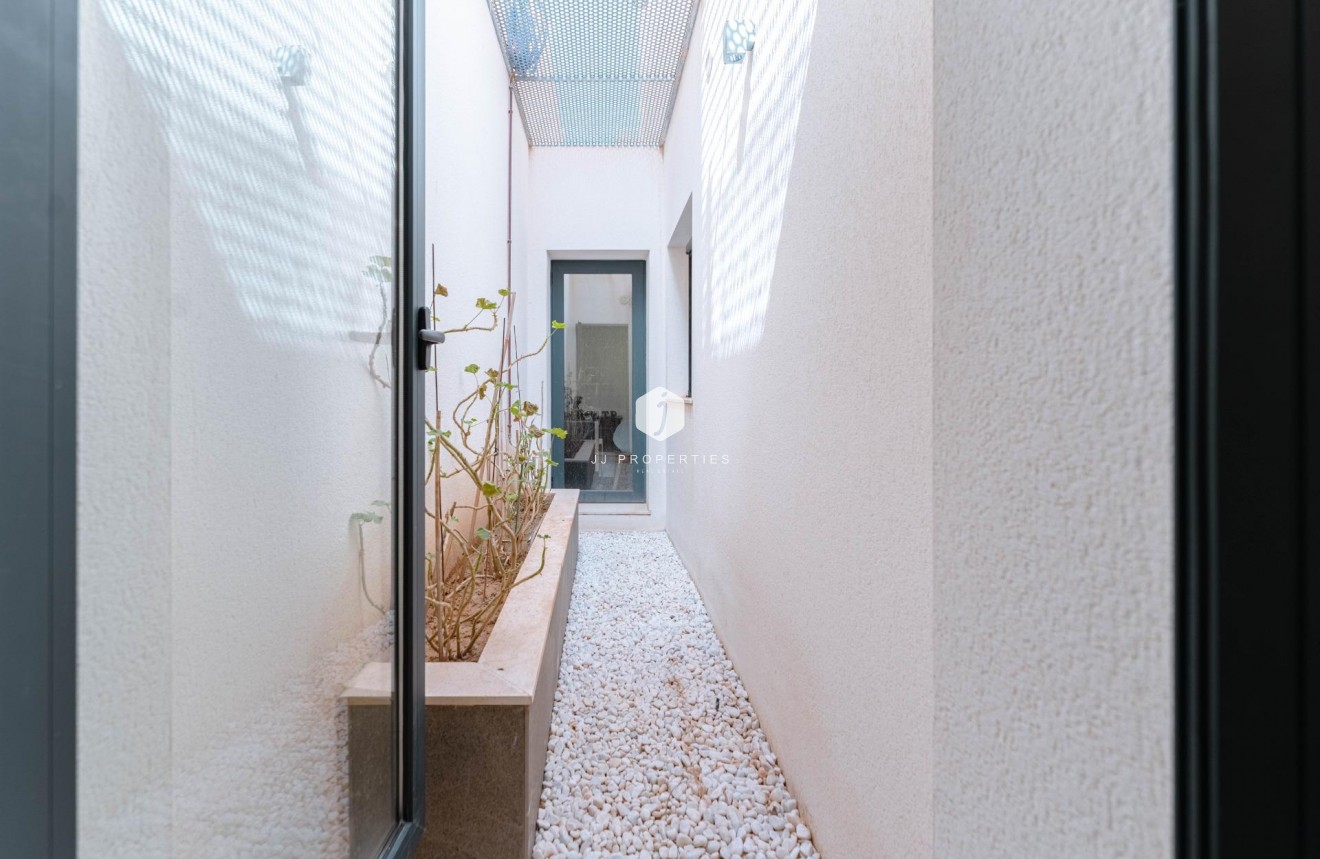 Resale - Villa -
San Miguel de Salinas - Bellavista