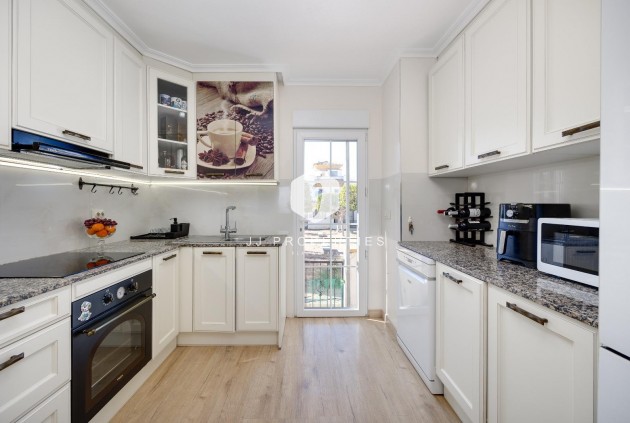 Resale - Chalet -
Torrevieja - aguas nuevas