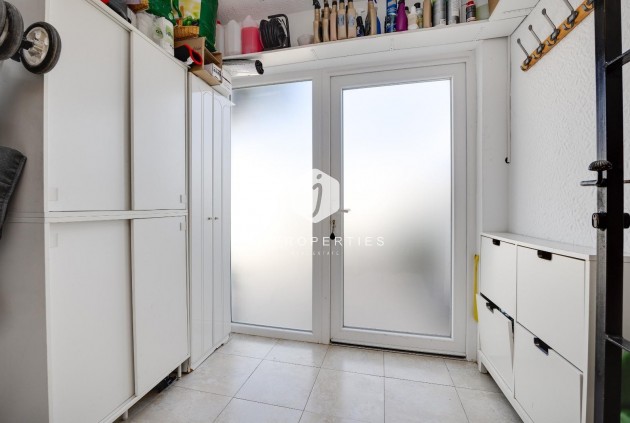 Resale - Chalet -
Torrevieja - aguas nuevas