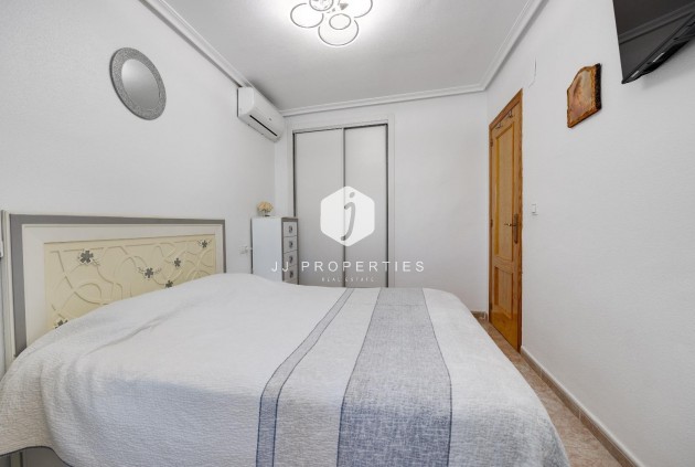 Resale - Chalet -
Torrevieja - aguas nuevas