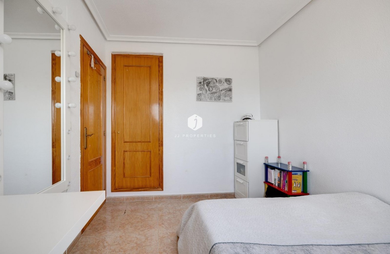 Resale - Chalet -
Torrevieja - aguas nuevas