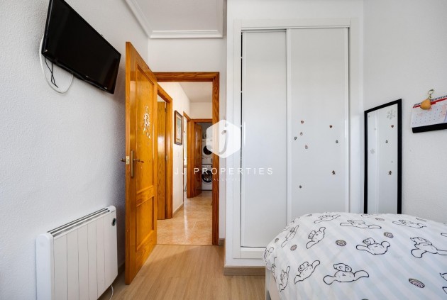 Resale - Chalet -
Torrevieja - aguas nuevas