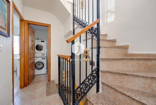 Resale - Chalet -
Torrevieja - aguas nuevas