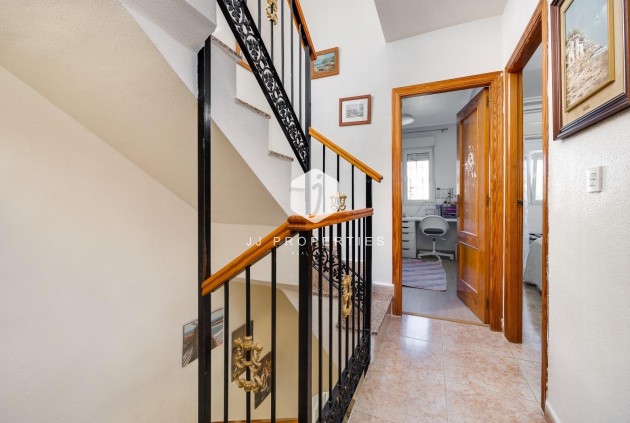 Resale - Chalet -
Torrevieja - aguas nuevas