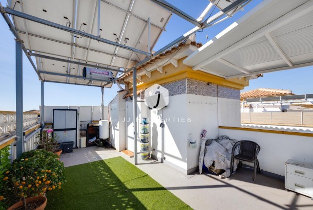 Resale - Chalet -
Torrevieja - aguas nuevas