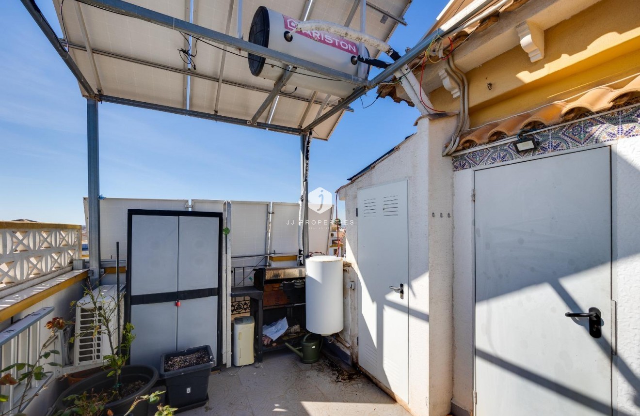 Resale - Chalet -
Torrevieja - aguas nuevas