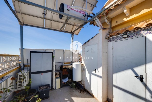 Resale - Chalet -
Torrevieja - aguas nuevas