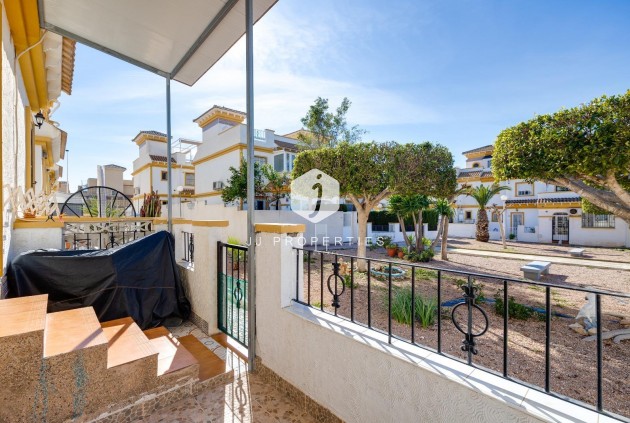 Resale - Chalet -
Torrevieja - aguas nuevas