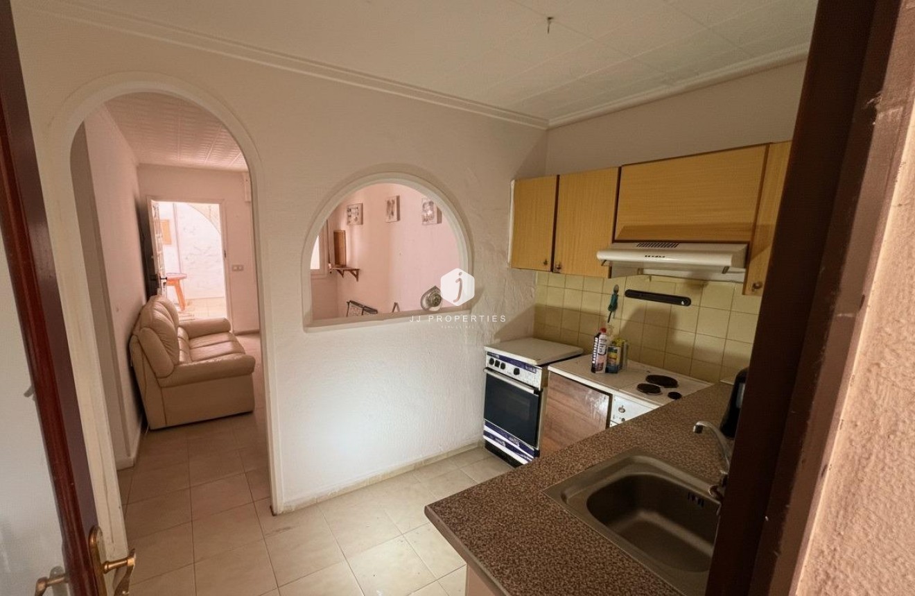 Resale - Bungalow -
Torrevieja - La Siesta - El Salado - Torreta