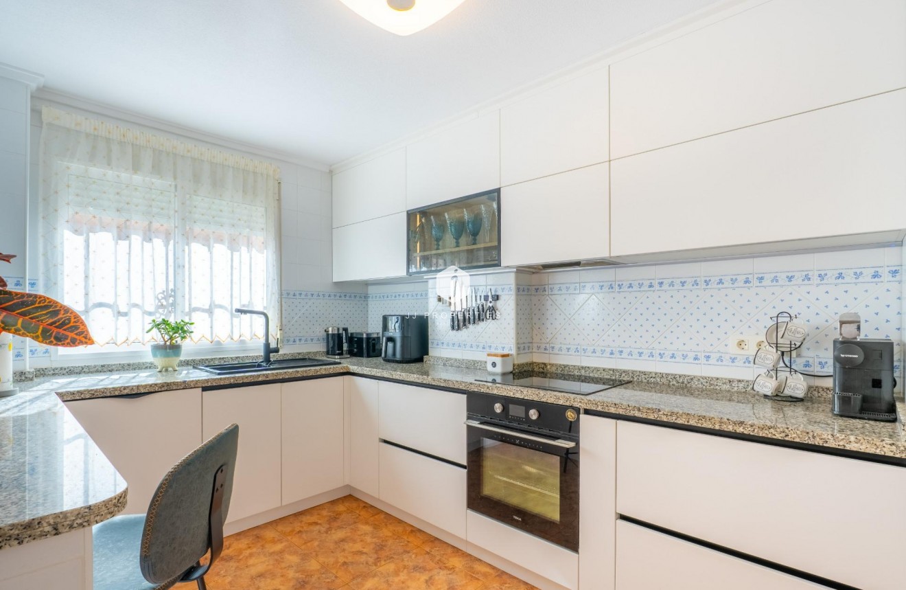 Resale - Duplex -
Orihuela Costa - La Regia