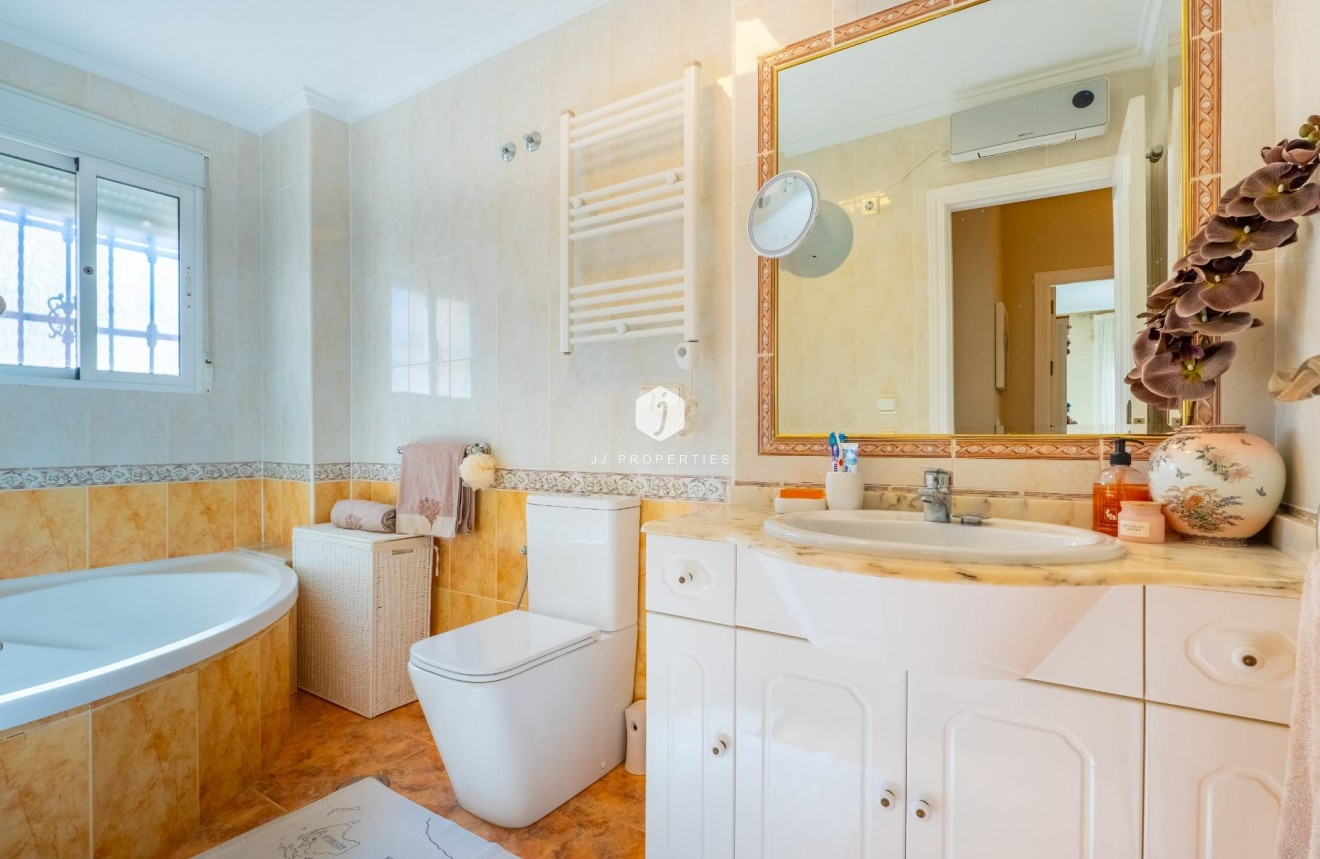 Resale - Duplex -
Orihuela Costa - La Regia