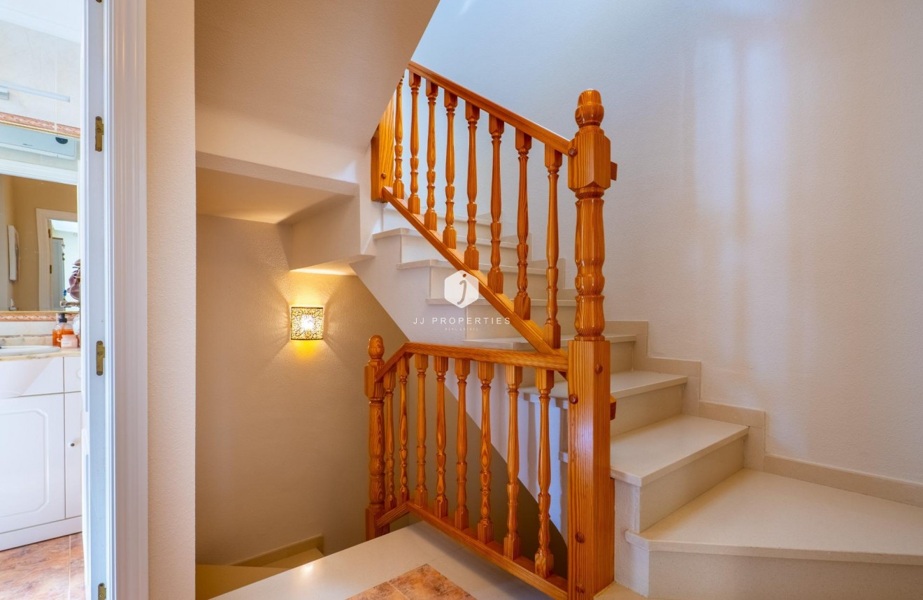 Resale - Duplex -
Orihuela Costa - La Regia