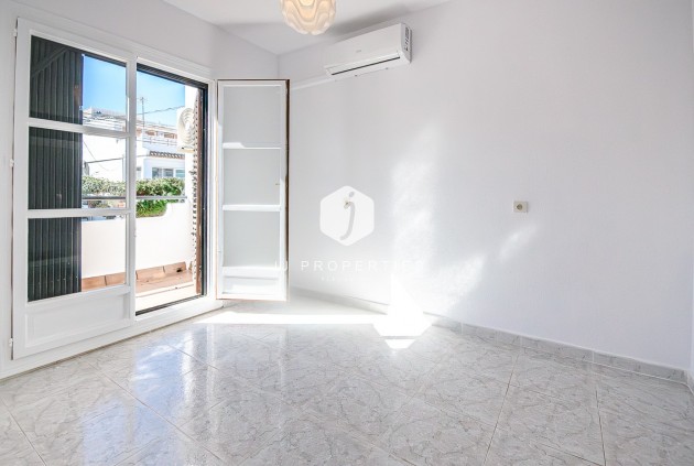 Resale - Villa -
San Miguel de Salinas - Inland