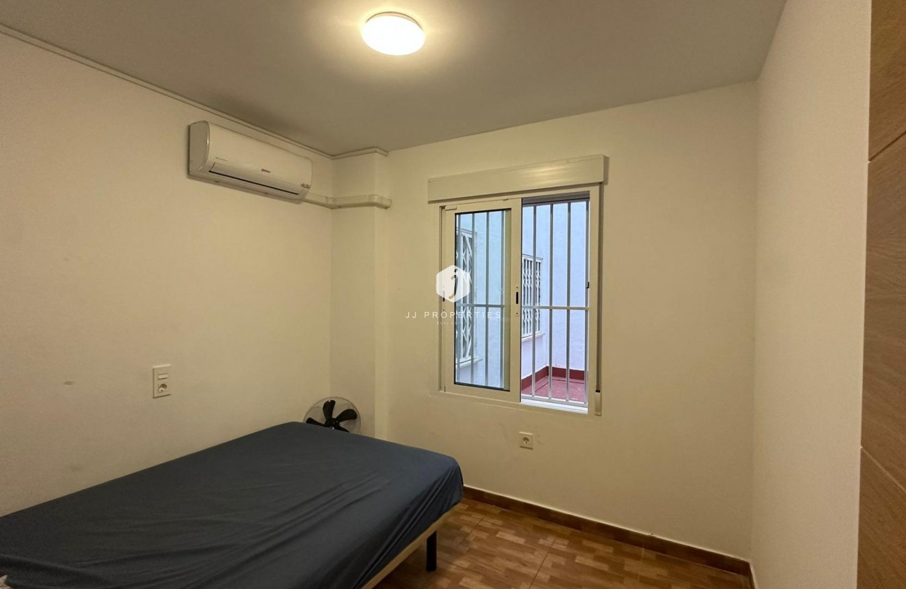 Resale - Apartment / flat -
Torrevieja - La Mata Pueblo