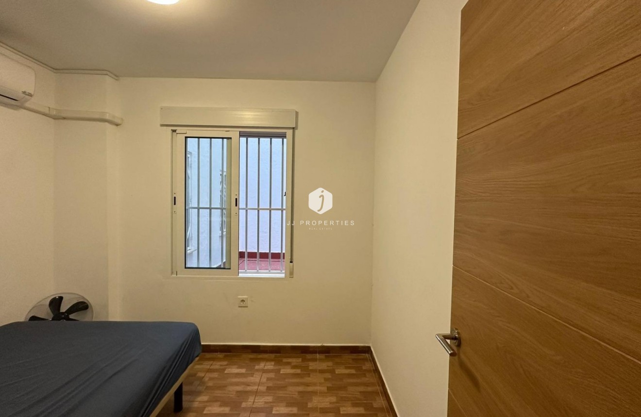 Resale - Apartment / flat -
Torrevieja - La Mata Pueblo