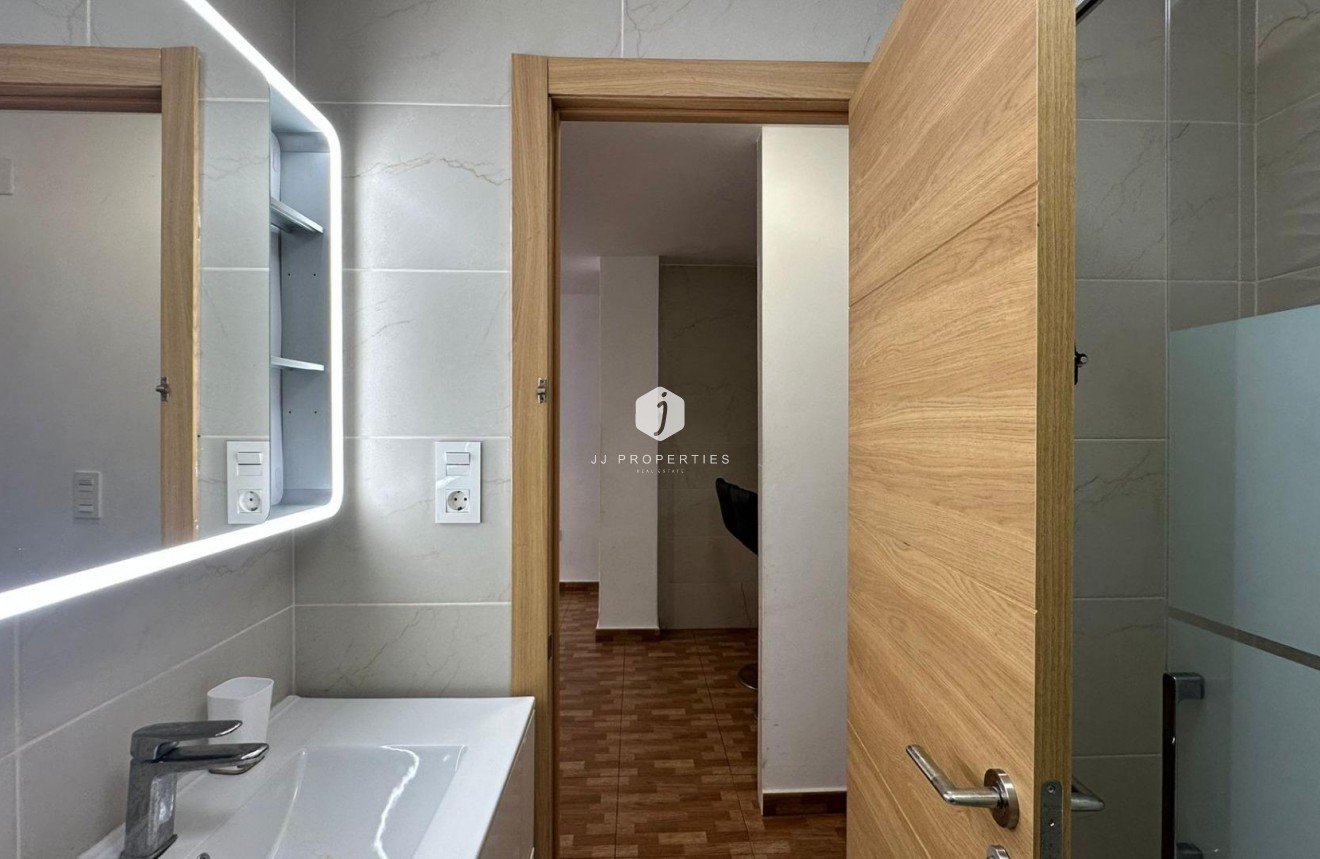 Resale - Apartment / flat -
Torrevieja - La Mata Pueblo