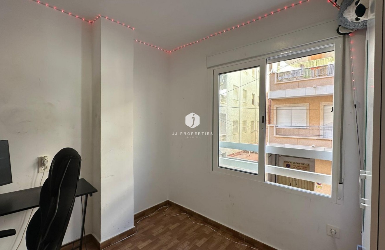Resale - Apartment / flat -
Torrevieja - La Mata Pueblo