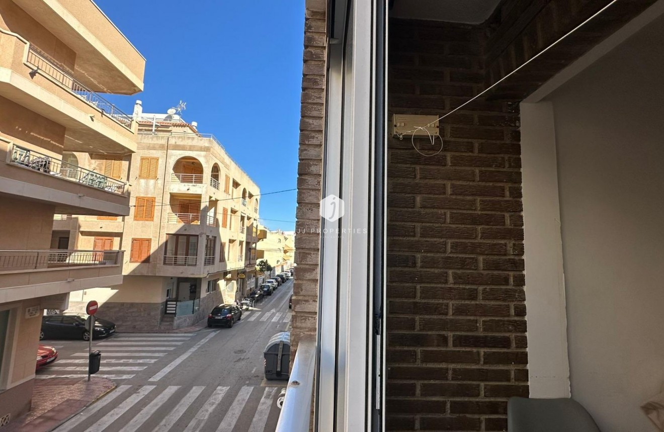 Resale - Apartment / flat -
Torrevieja - La Mata Pueblo