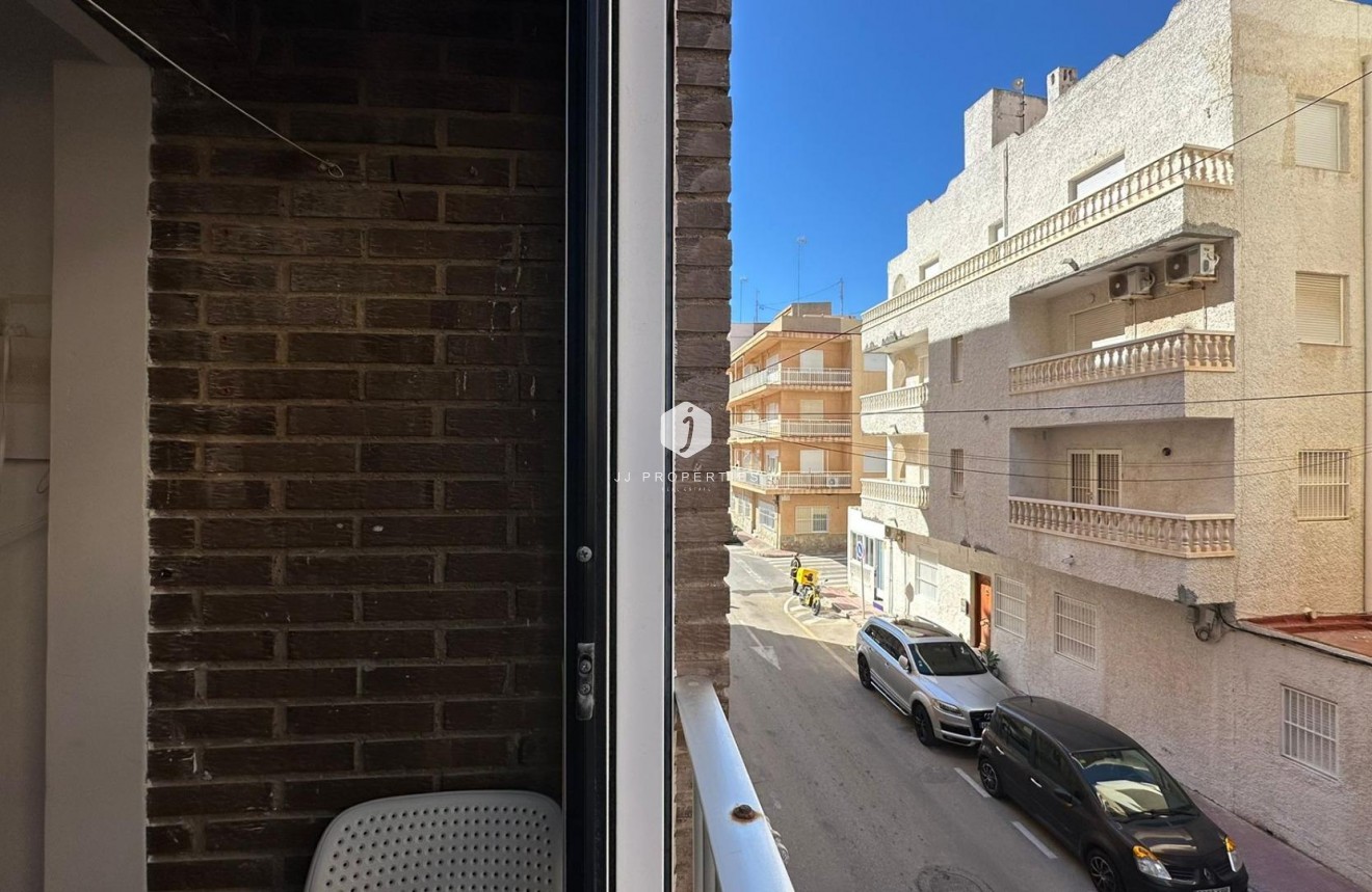 Resale - Apartment / flat -
Torrevieja - La Mata Pueblo