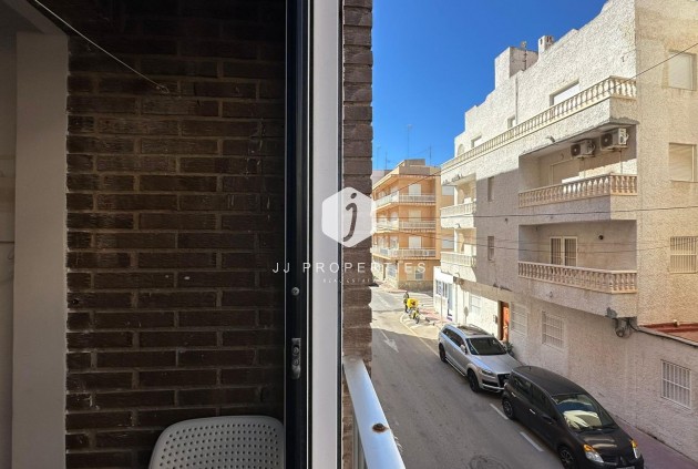 Resale - Apartment / flat -
Torrevieja - La Mata Pueblo