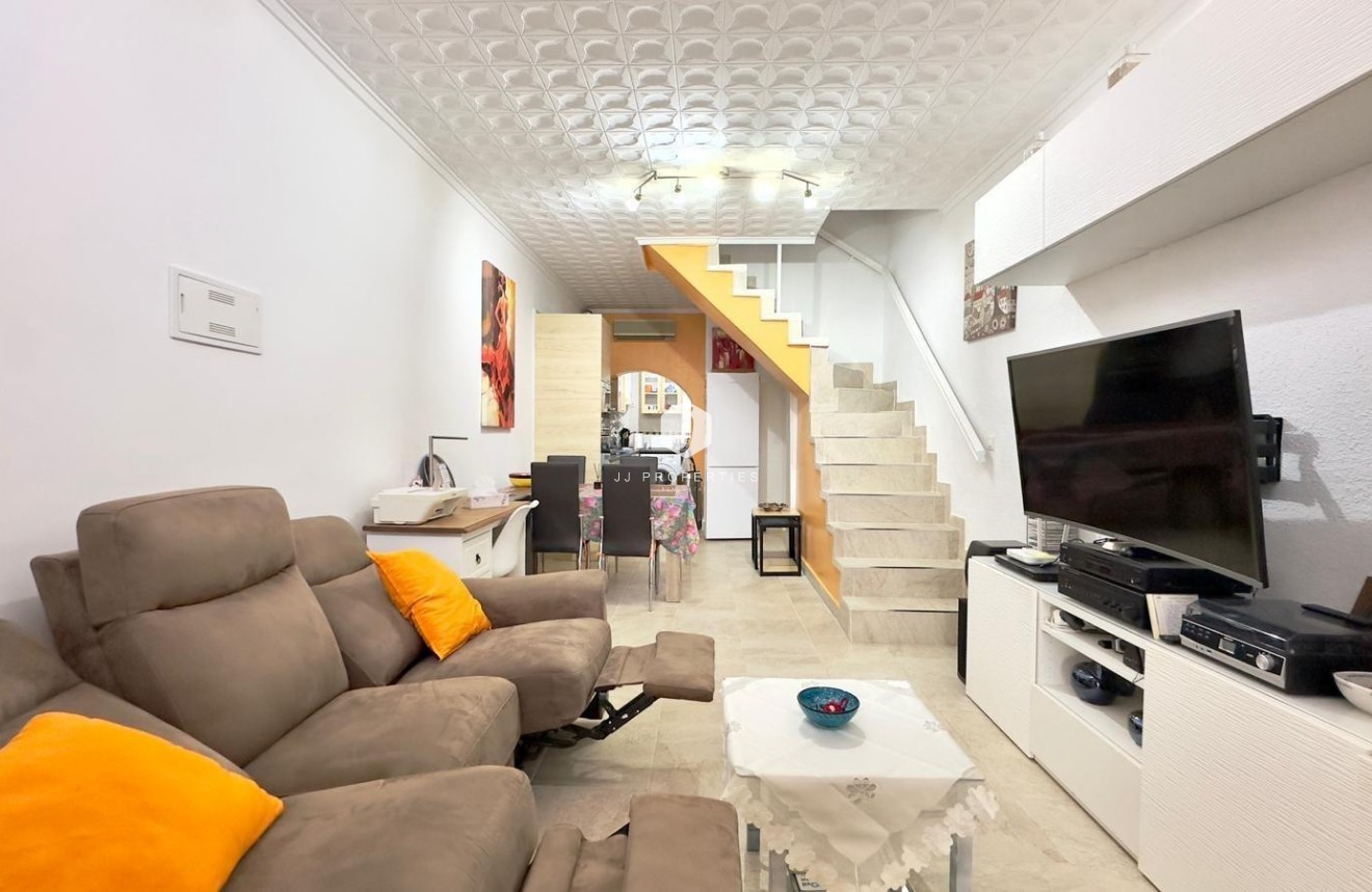 Resale - Chalet -
Torrevieja - La Siesta - El Salado - Torreta