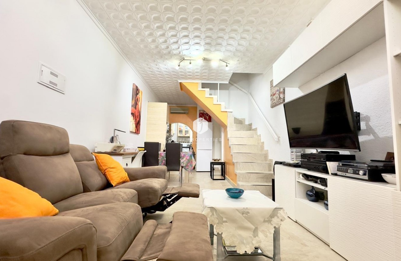 Resale - Chalet -
Torrevieja - La Siesta - El Salado - Torreta