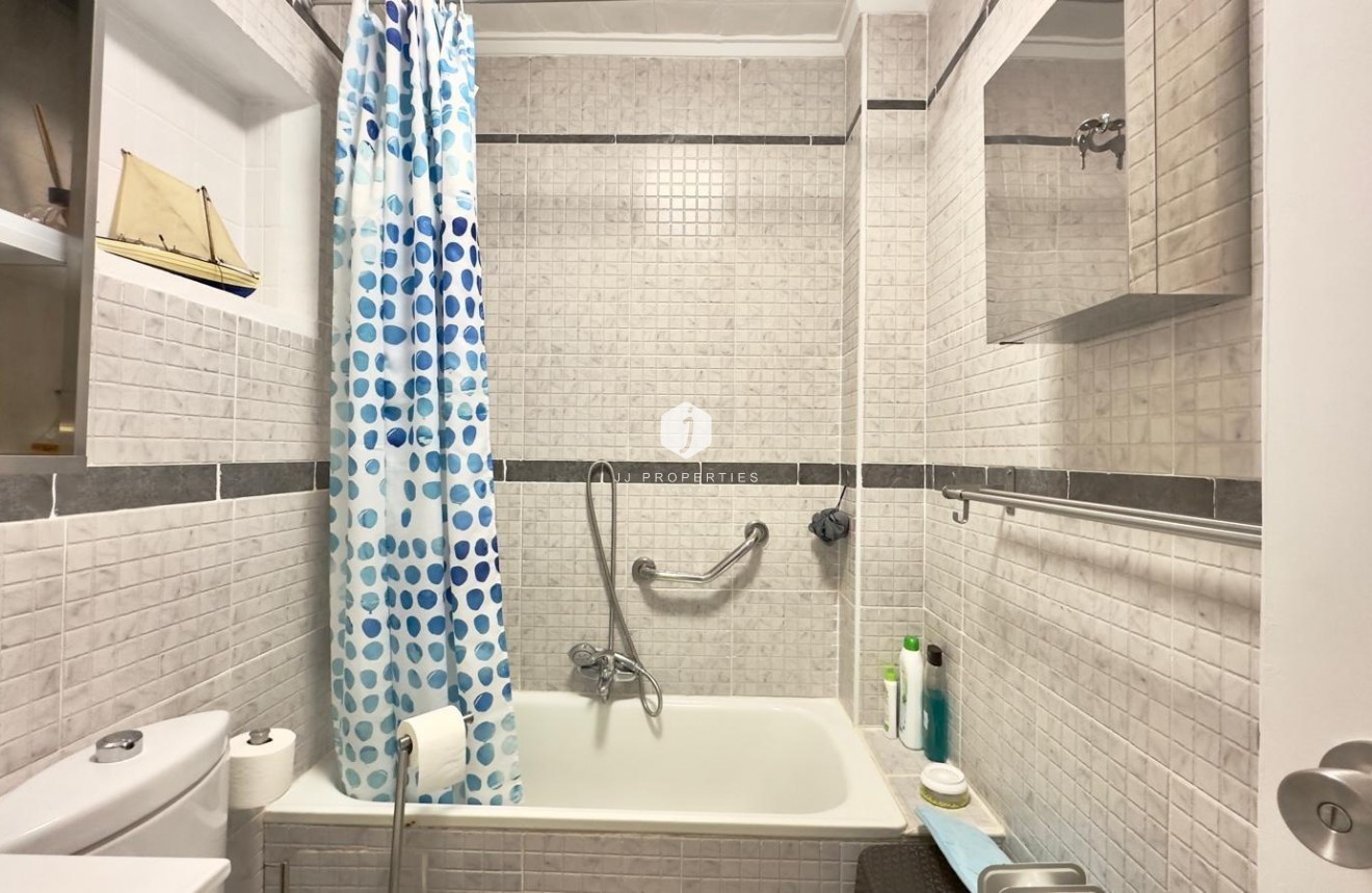 Resale - Chalet -
Torrevieja - La Siesta - El Salado - Torreta