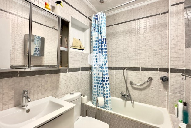 Resale - Chalet -
Torrevieja - La Siesta - El Salado - Torreta