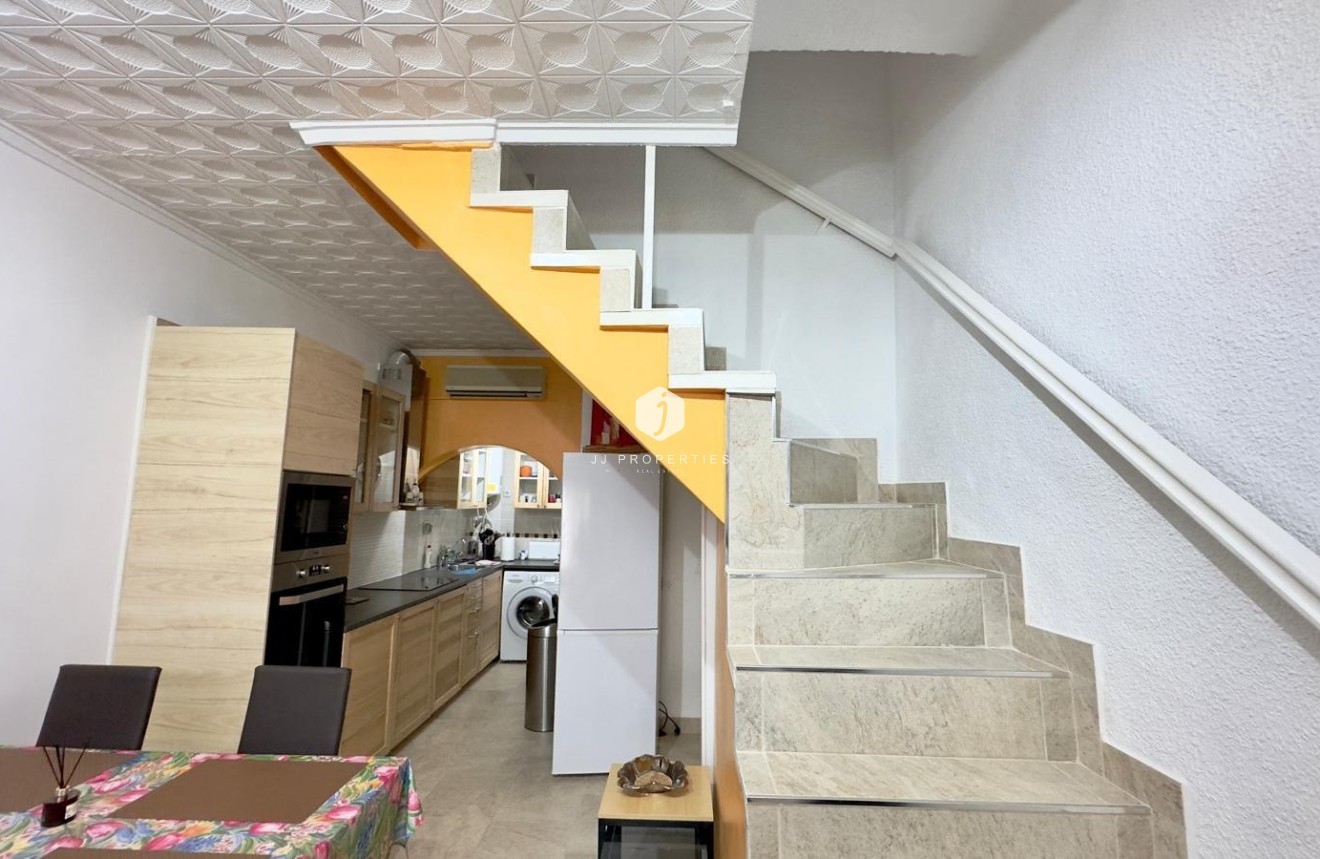 Resale - Chalet -
Torrevieja - La Siesta - El Salado - Torreta