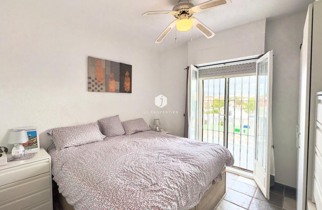 Resale - Chalet -
Torrevieja - La Siesta - El Salado - Torreta