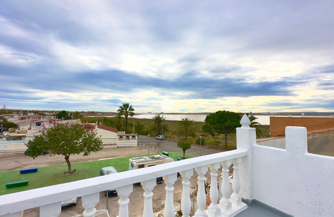 Resale - Chalet -
Torrevieja - La Siesta - El Salado - Torreta