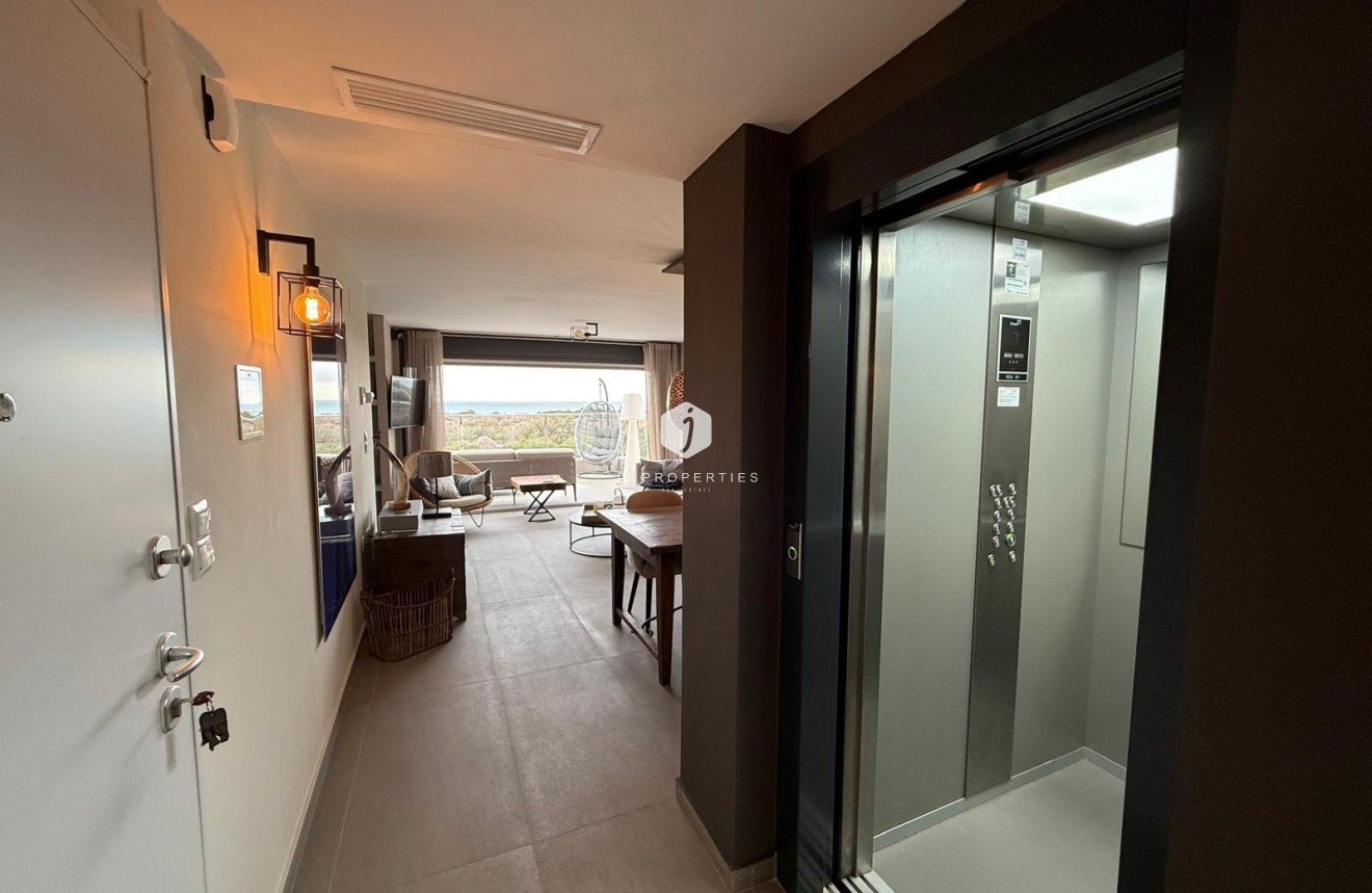 Resale - Penthouse -
Guardamar del Segura - puerto deportivo