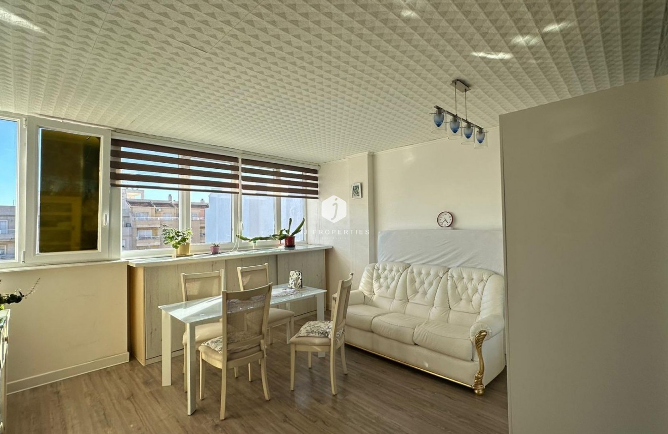 Aus zweiter Hand - Wohnung -
Torrevieja - Centro