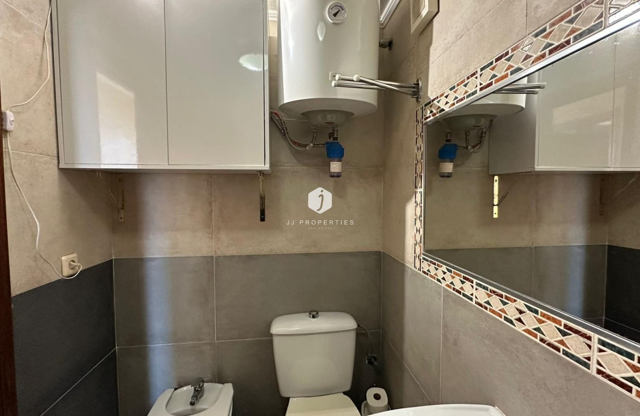 Aus zweiter Hand - Wohnung -
Torrevieja - Centro