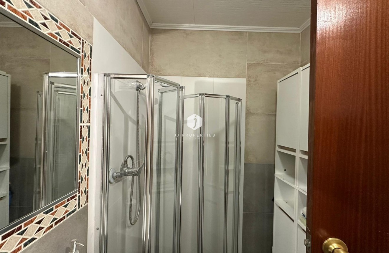 Aus zweiter Hand - Wohnung -
Torrevieja - Centro