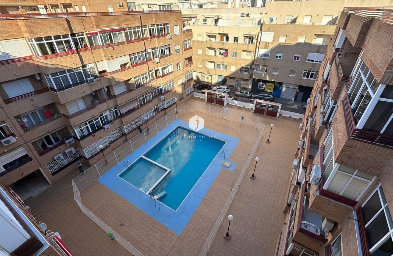 Aus zweiter Hand - Wohnung -
Torrevieja - Centro