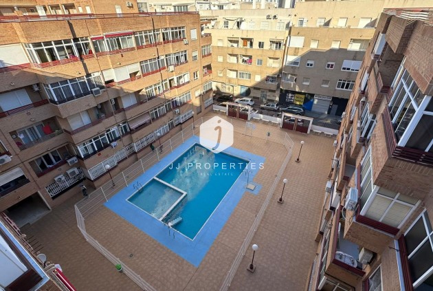 Aus zweiter Hand - Wohnung -
Torrevieja - Centro