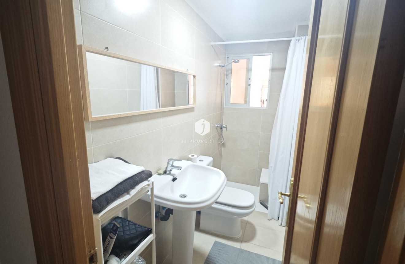 Resale - Bungalow -
Torrevieja - Playa del Cura