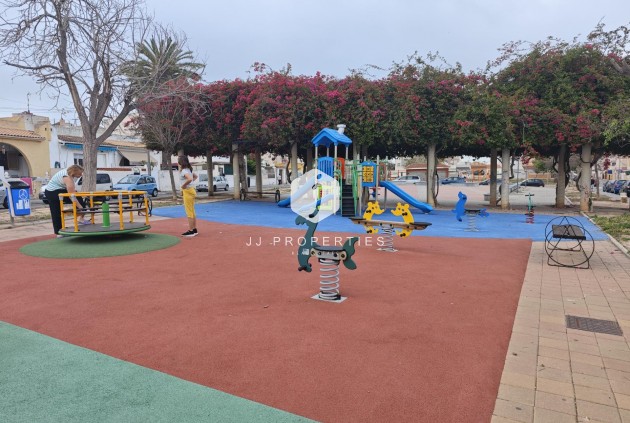 Resale - Bungalow -
Torrevieja - Playa del Cura