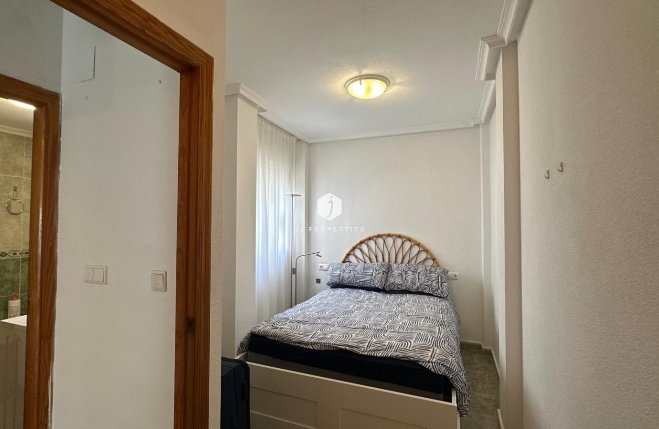 Resale - Apartment / flat -
Torrevieja - Estacion de autobuses