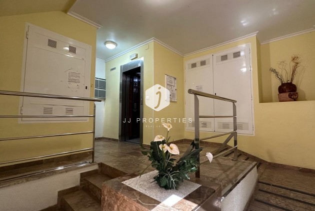 Resale - Apartment / flat -
Torrevieja - Estacion de autobuses