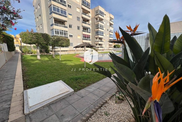 Resale - Apartment / flat -
Torrevieja - aguas nuevas