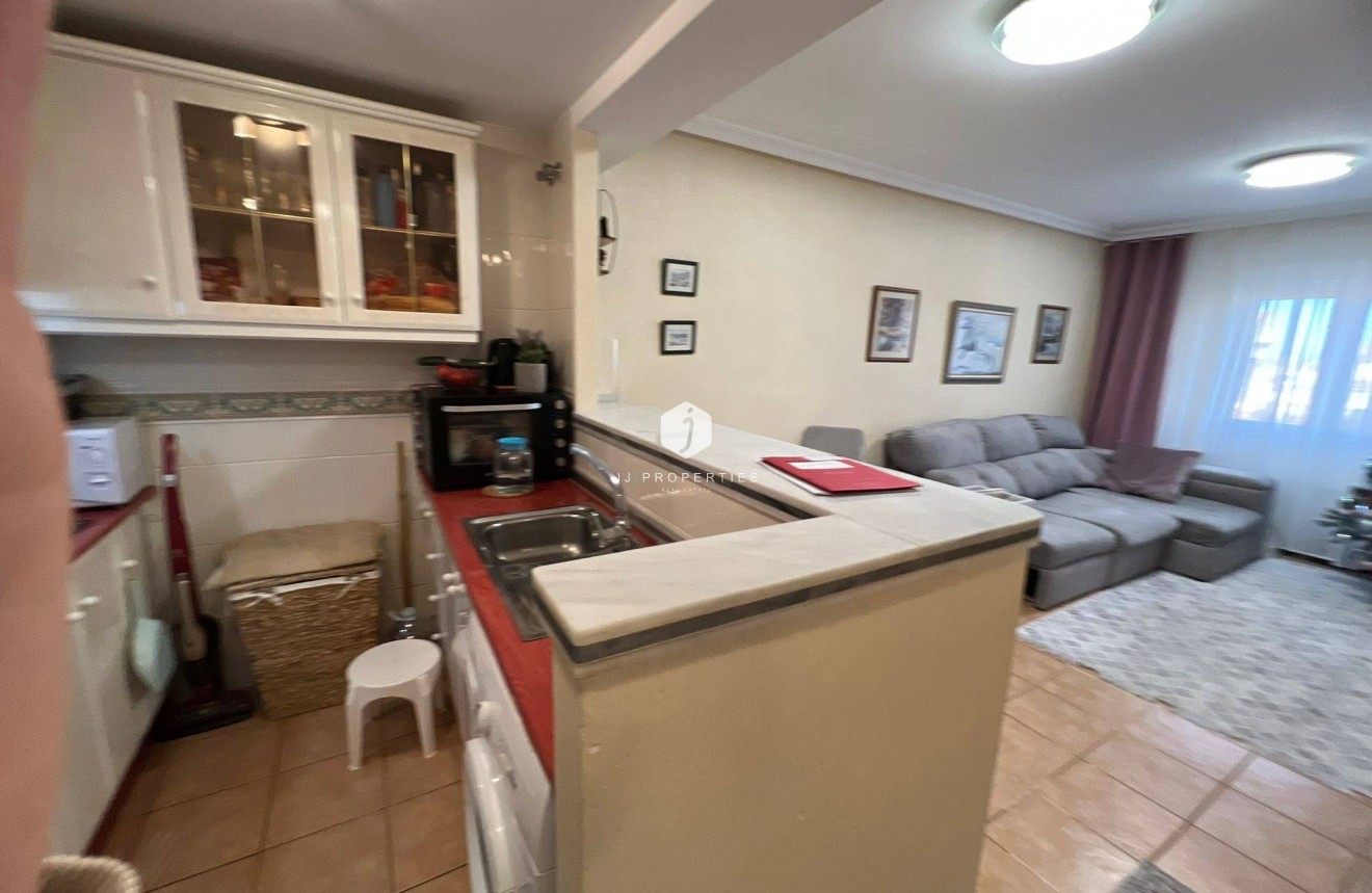 Resale - Apartment / flat -
Torrevieja - aguas nuevas