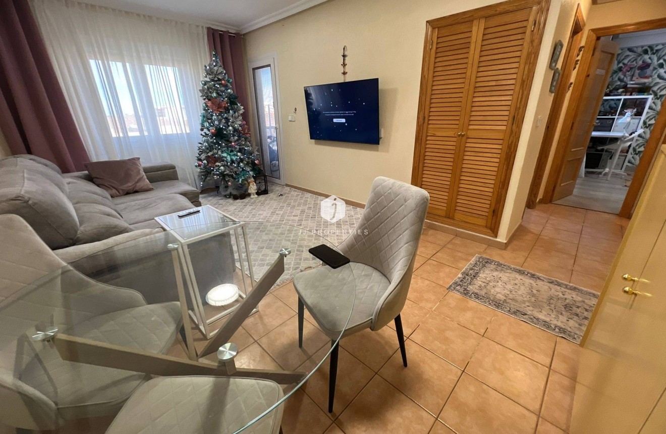 Resale - Apartment / flat -
Torrevieja - aguas nuevas